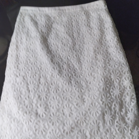 TALBOTS WHITE SKIRT - Picture 2 of 9